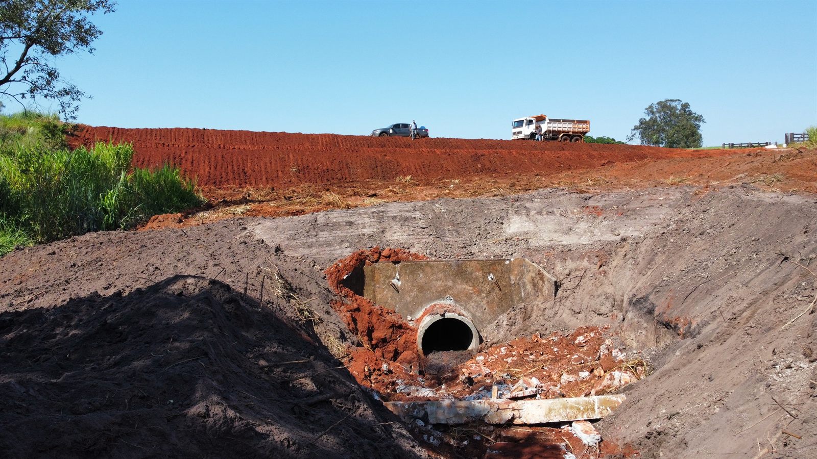 Reforma de barragem no Grupo Jatobá, Fazenda Leãozinho, executada pelo Grupo LG — foto 3