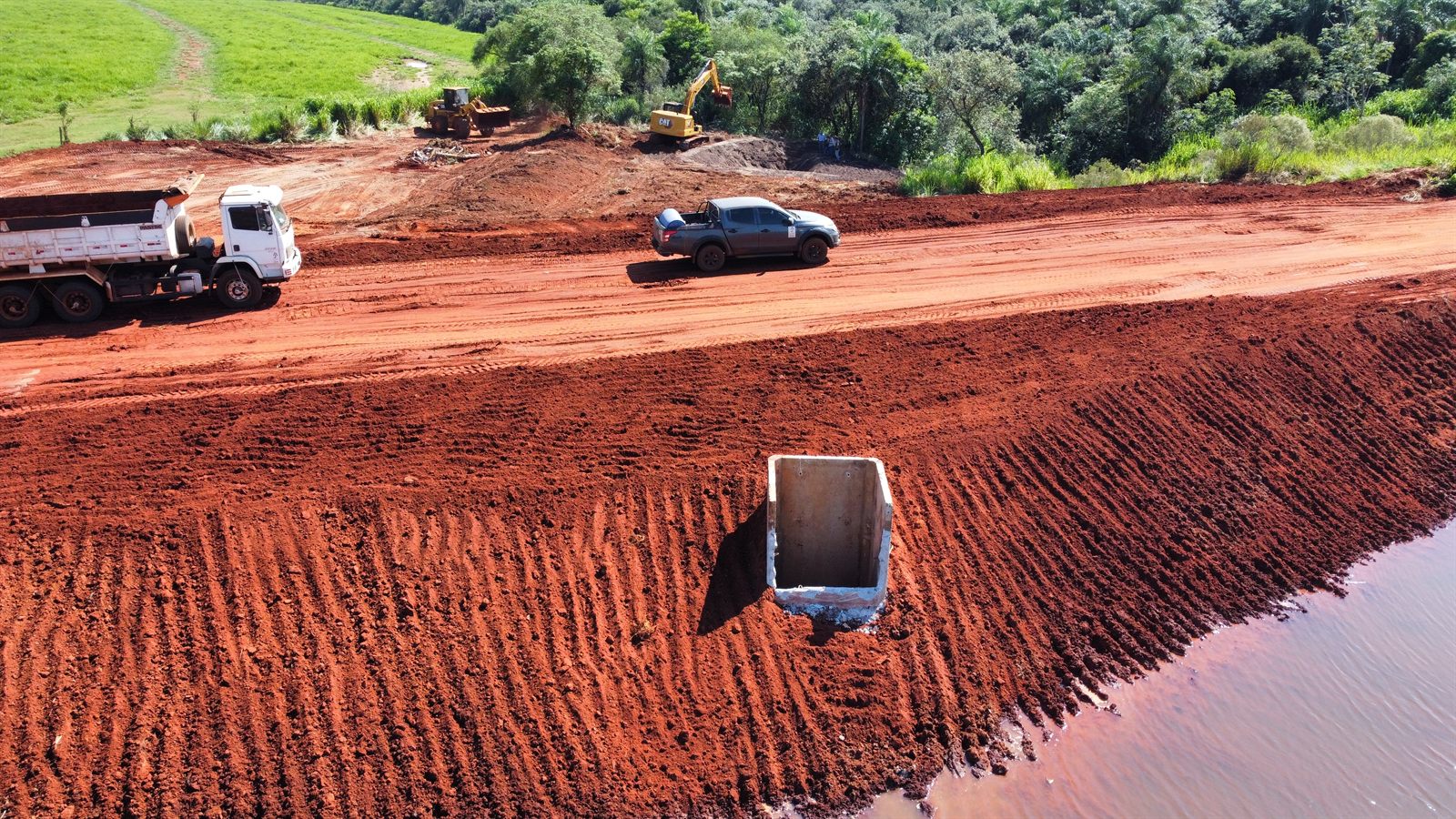 Reforma de barragem no Grupo Jatobá, Fazenda Leãozinho, executada pelo Grupo LG — foto 4