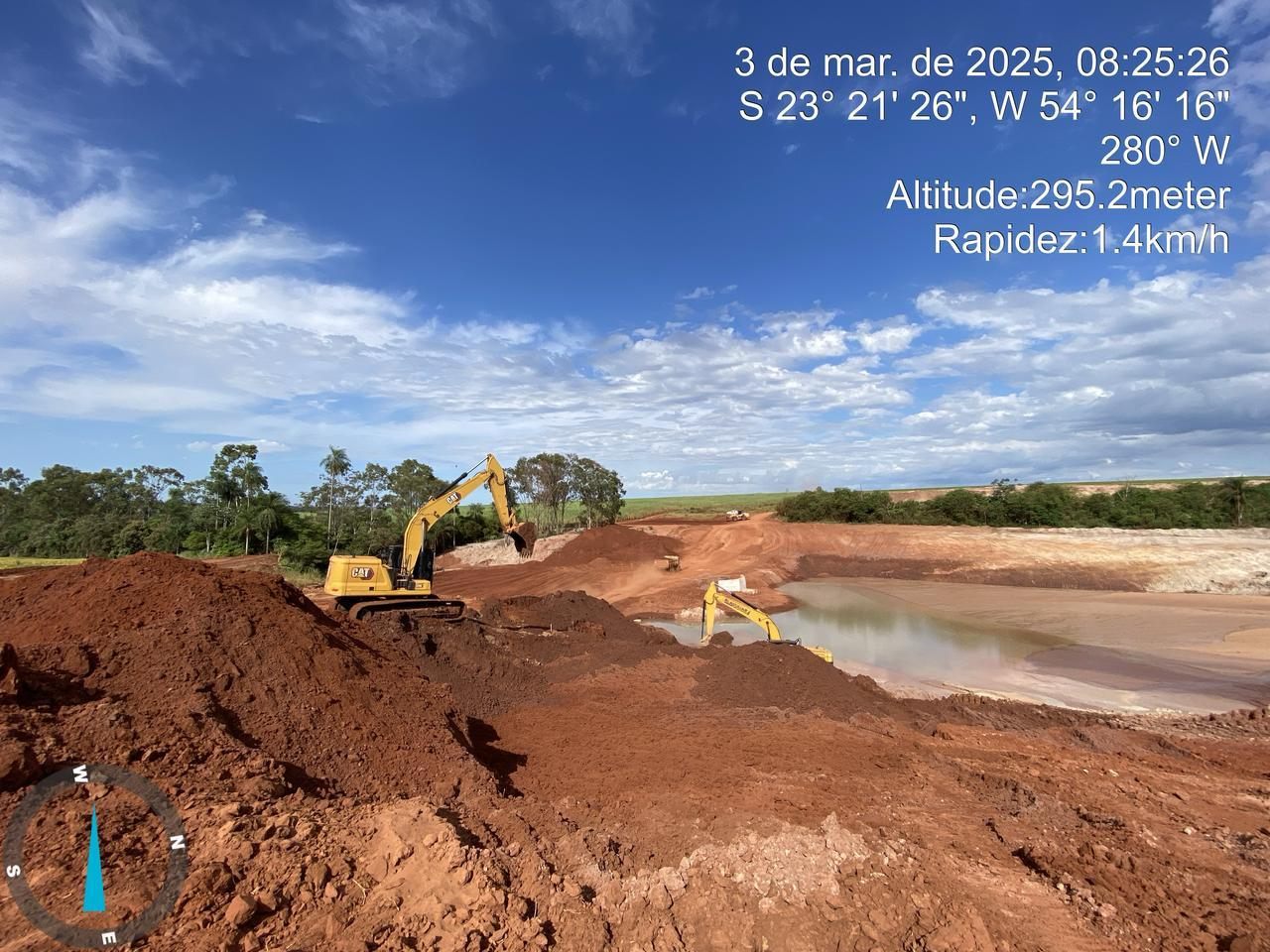 Barragem de terra em execução na Fazenda Laçador, obra do Grupo LG — foto 6