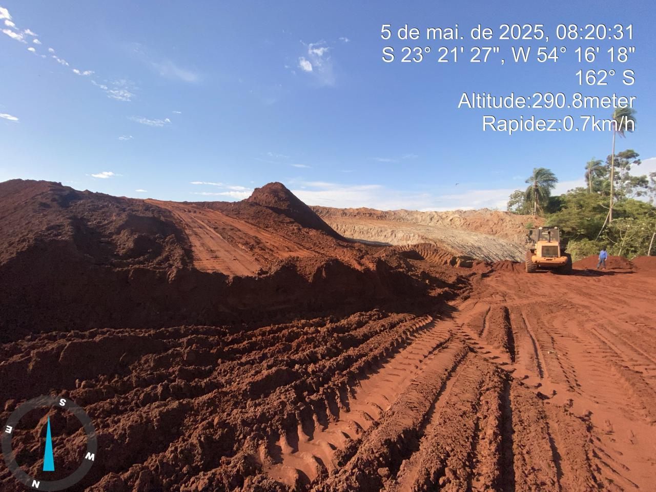 Barragem de terra em execução na Fazenda Laçador, obra do Grupo LG — foto 8