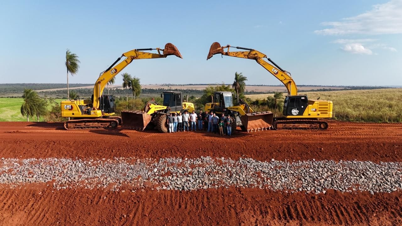 Barragem de terra em execução na Fazenda Laçador, obra do Grupo LG — foto 9