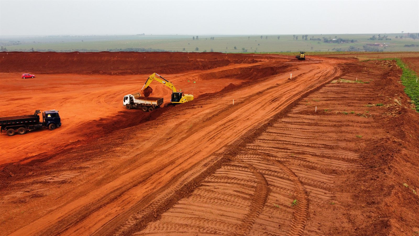 Reservatório de irrigação 1 na Fazenda Ouro Fino, executado pelo Grupo LG — foto 1