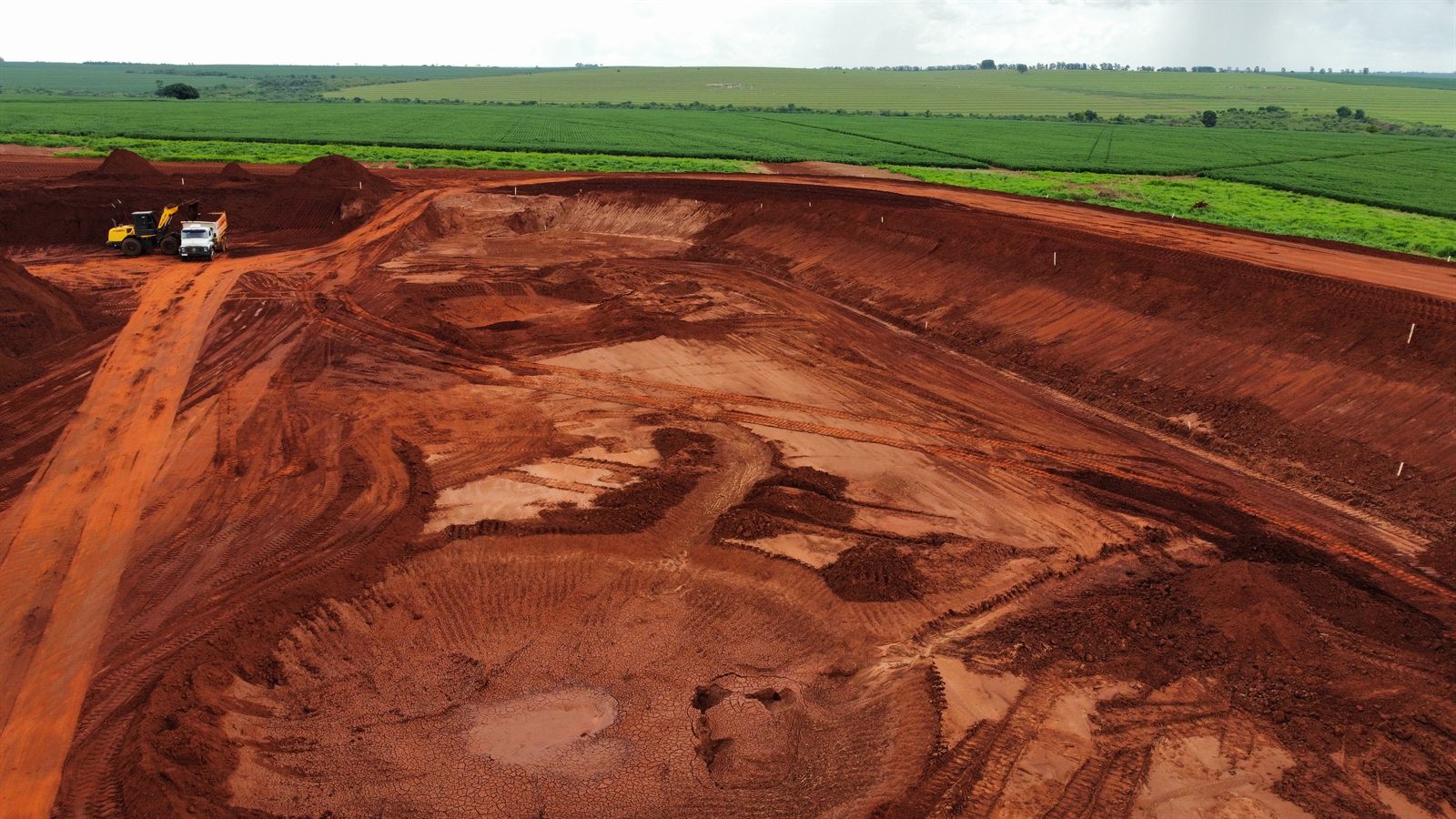Reservatório de irrigação 2 na Fazenda Ouro Fino, executado pelo Grupo LG — foto 1