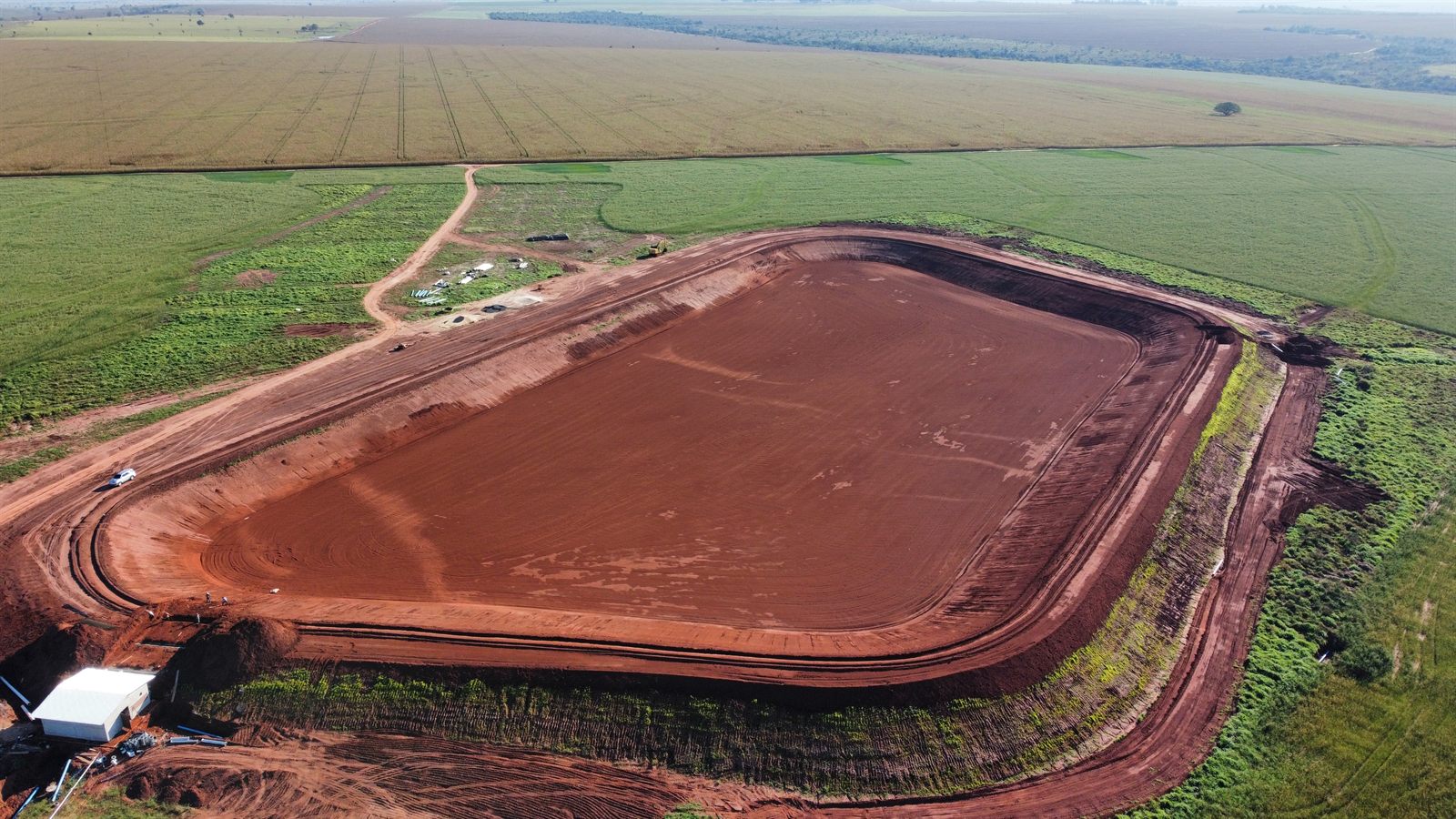Reservatório concluído e cheio na Fazenda Ouro Fino