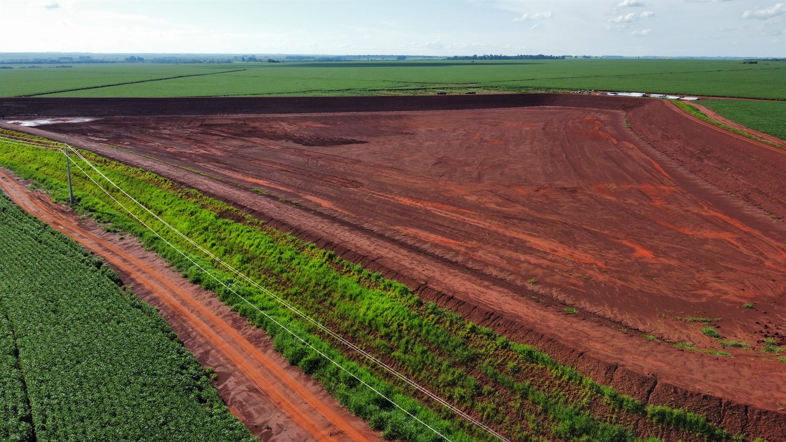 Reservatório de irrigação na Fazenda Santa Lúcia, executado pelo Grupo LG — foto 3